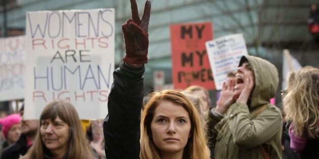 Με το σύνθημα “Woman Rights Are Human Rights” συνεχίζονται οι διαμαρτυρίες στην Πολωνία