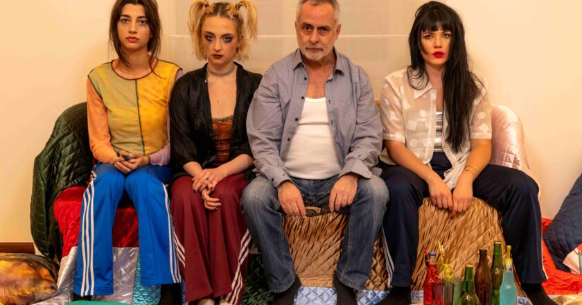 “THE ACID TEST” της Anya Reiss: Η παράσταση που κέρδισε το κοινό στην πρώτη σεζόν επιστρέφει στο θέατρο ”Εν Αθήναις”